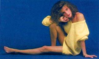 Mylène Farmer feet photo thumbnail