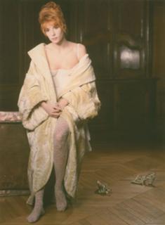 Mylène Farmer feet photo thumbnail