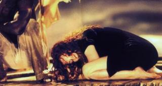 Mylène Farmer feet photo thumbnail