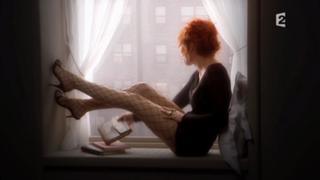 Mylène Farmer feet photo thumbnail
