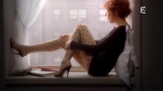 Mylène Farmer feet photo thumbnail