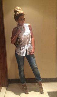Myriam Fares feet photo thumbnail