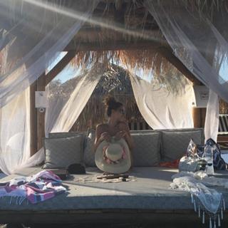 Myriam Fares feet photo thumbnail