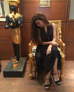 Myriam Fares feet photo thumbnail