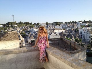 Myriam Fares feet photo thumbnail