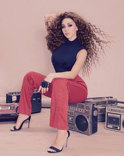 Myriam Fares feet photo thumbnail
