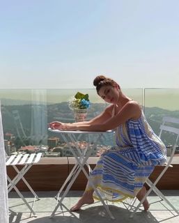 Myriam Fares feet photo thumbnail
