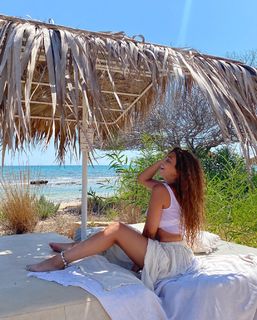 Myriam Fares feet photo thumbnail