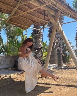 Myriam Fares feet photo thumbnail