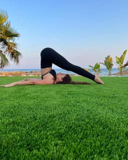 Myriam Fares feet photo thumbnail