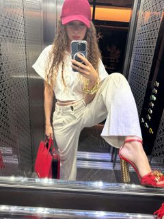 Myriam Fares feet photo thumbnail