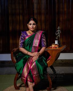 Mythili feet photo 4