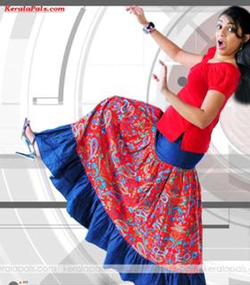 Mythili feet photo 15