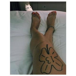 MØ feet photo 7