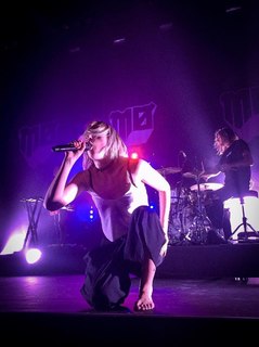 MØ feet photo 14