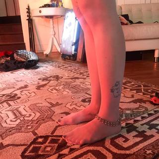 MØ feet photo 14