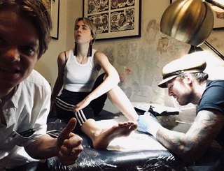 MØ feet photo 10
