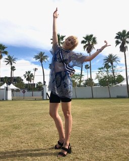 MØ feet photo 8