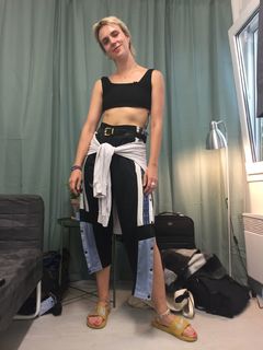 MØ feet photo 10