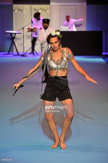 MØ feet photo 8
