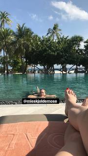 MØ feet photo 4
