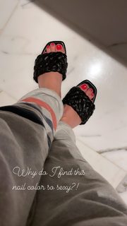 Mädchen Amick feet photo thumbnail