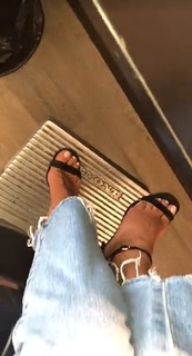Mélanie Da Cruz feet photo 1