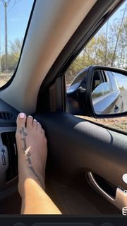 Mélanie Da Cruz feet photo 11