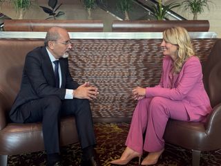 Mélanie Joly feet photo 4
