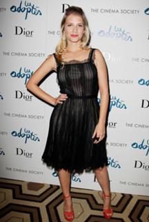Mélanie Laurent feet photo thumbnail