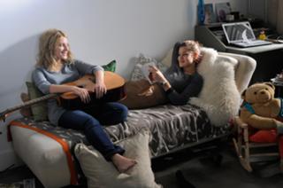 Mélanie Laurent feet photo thumbnail