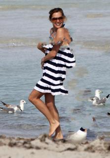 Mélissa Theuriau feet photo 2