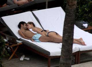 Mélissa Theuriau feet photo 6