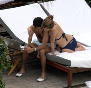 Mélissa Theuriau feet photo 16