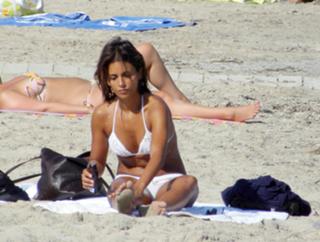 Mónica Cruz feet photo thumbnail