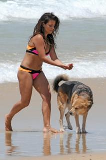 Mónica Cruz feet photo thumbnail