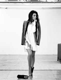 Mónica Cruz feet photo thumbnail