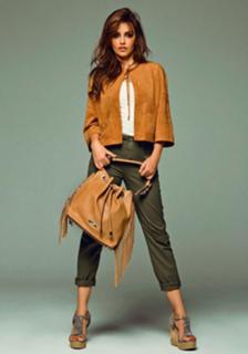 Mónica Cruz feet photo thumbnail