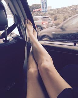 Mónica Cruz feet photo thumbnail