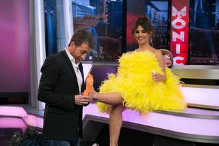 Mónica Cruz feet photo thumbnail