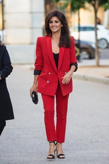 Mónica Cruz feet photo thumbnail