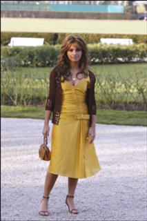 Mónica Cruz feet photo thumbnail