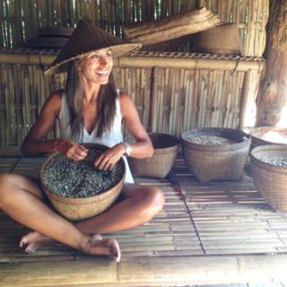 Mónica Jardim feet photo 10