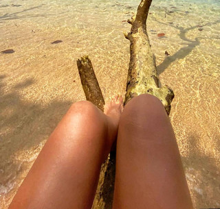 Mónica Jardim feet photo 10