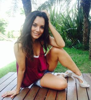 Mônica Carvalho feet photo 14