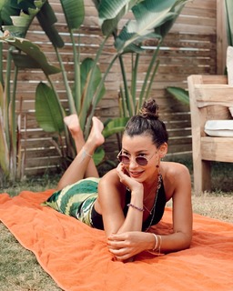 Müjde Uzman feet photo 2