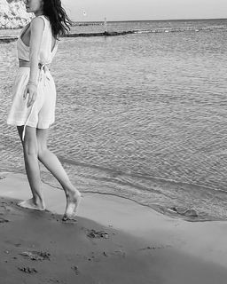 Müjde Uzman feet photo 14