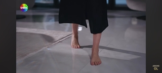 Müjde Uzman feet photo 4