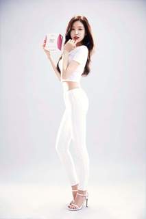 Na-Eun Son feet photo 3