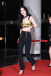 Na-Eun Son feet photo 10